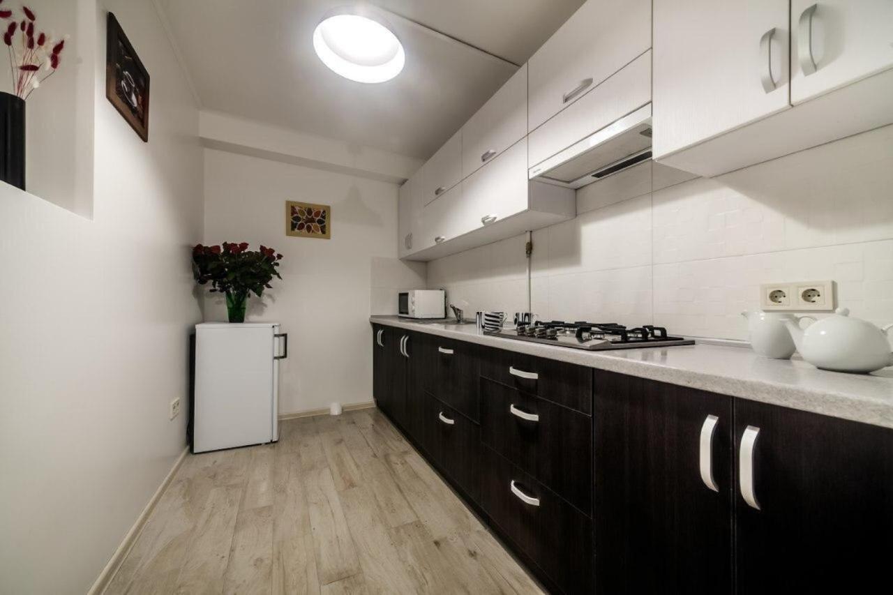 Apartments In Rynok Square Lviv Eksteriør billede